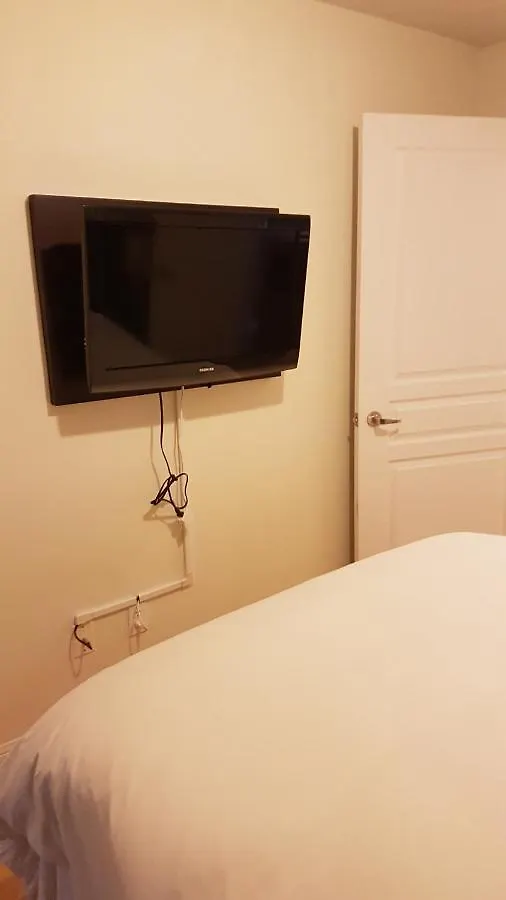 Toronto Luxury Accommodations - University Plaza Canada