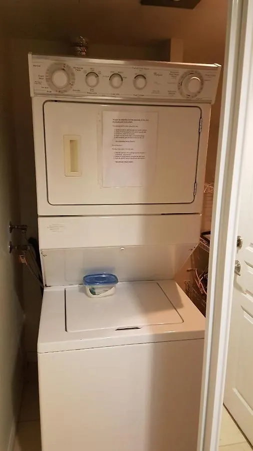 Apartment Toronto Luxury Accommodations - University Plaza
