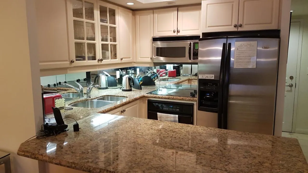 Apartment Toronto Luxury Accommodations - University Plaza