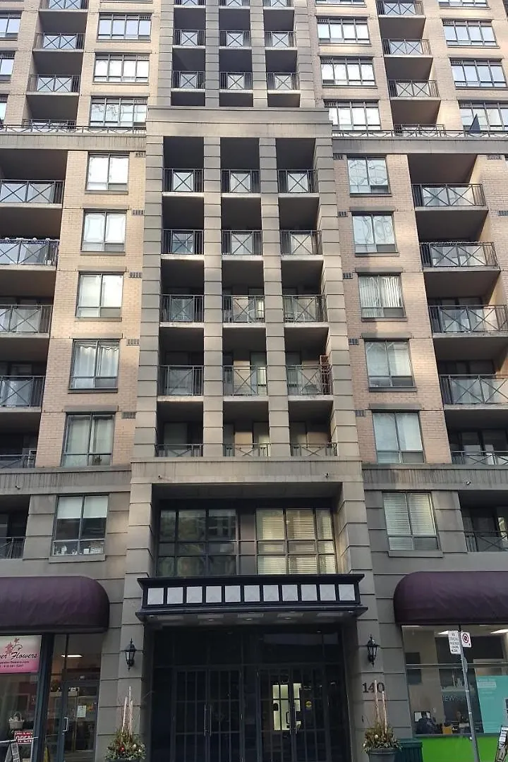 Toronto Luxury Accommodations - University Plaza