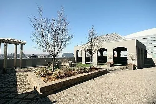 Toronto Luxury Accommodations - University Plaza Canada